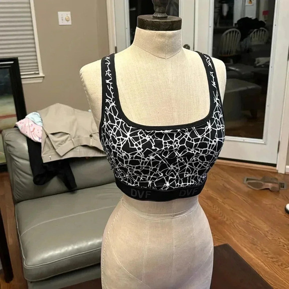 NWOT Diane Von Furstenberg for Target black & white design sports bra size M - Picture 1 of 5
